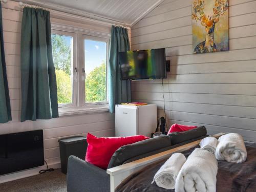Μια τηλεόραση ή/και κέντρο ψυχαγωγίας στο Sunrise Retreat - Uk48040