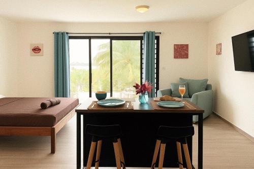 Charming beachfront studio photo 3