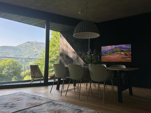 Een algemene foto van de bergen of uitzicht op de bergen vanuit het appartement