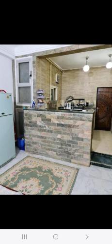 Una cocina o kitchenette en MAKADI PYRAMIDS inn