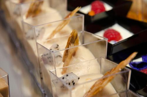 ホテルの敷地内または近くでの食事または食べ物