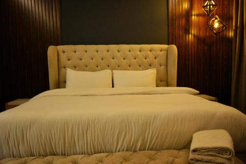 Gallery image of Goldcrest Grand Mall Luxury Apartments DHA Phase 4 Lahore in Lahore