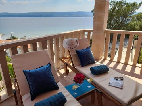 Apartments with parking space Duce - Omis - 23509