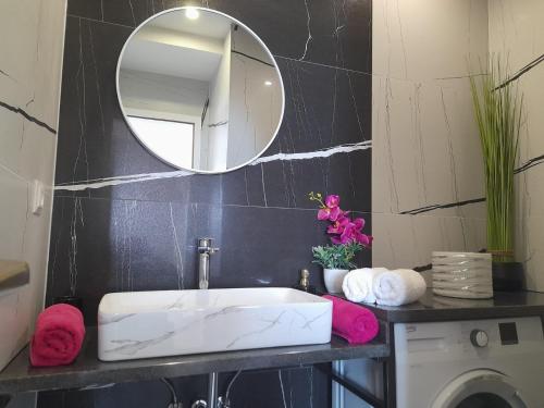 Apartments with parking space Duce - Omis - 23509