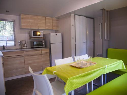 NaucelleMobil-home 6 pers avec Terrasse à Naucelle - API-1-52-325的相册照片