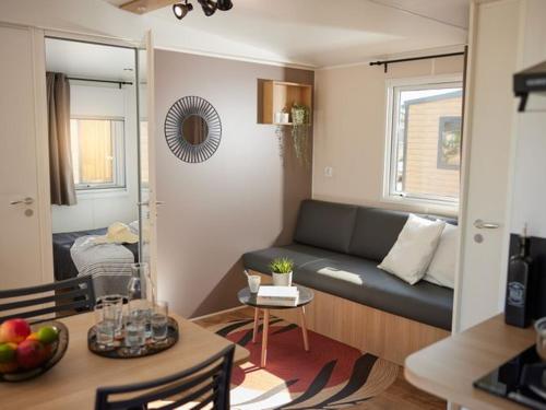 Mobil-home avec terrasse pour 4 personnes - API-1-52-528