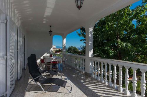 Crikvenica Three-Bedroom Apartment 1