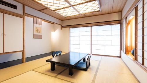 Гостиная зона в Atami Season Hotel
