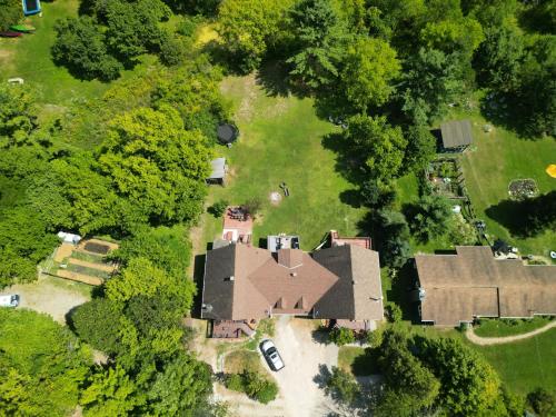 Letecký snímek ubytování L'Auberge des Collines Full Guest Suite