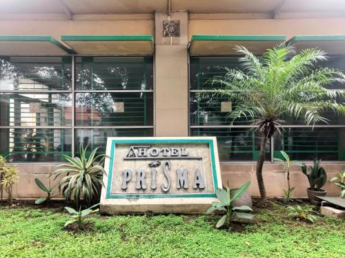 Jardín al aire libre en Hotel Prisma Mitra RedDoorz
