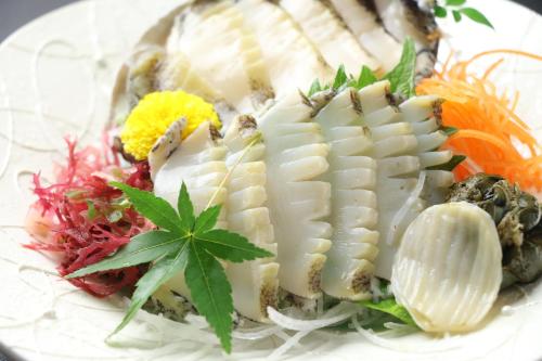 Makanan di atau berdekatan hotel