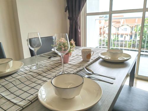 Φωτογραφία από το άλμπουμ του Take a Break Metra 3-5pax 1BR Ayer Keroh στο Ayer Keroh