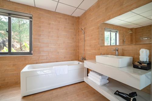 Et badeværelse på La Costa Resort Quy Nhon