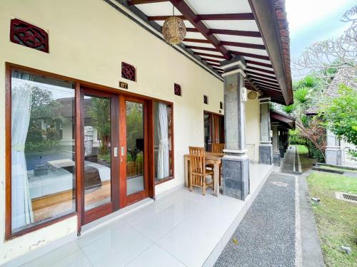 Gallery image of Urbanview Hotel Lilis Cempaka Mas Guesthouse in Canggu