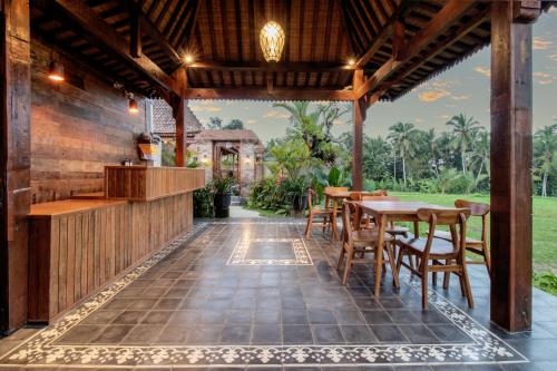 Zahrada ubytování Embun Pagi Wooden Private Villas Ubud