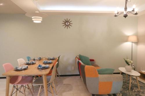 Easy Access to Ikebukuro Only 2 Stops and Stay Up To 8 N201