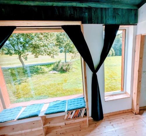 Un jardín fuera de Útulný apartmán Vážka u Pastvinské přehrady v Orlických horách