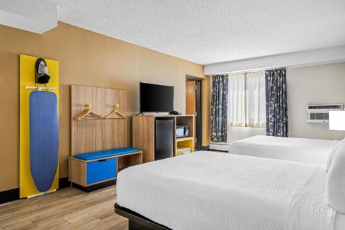 Postel nebo postele na pokoji v ubytování Days Inn by Wyndham Helena