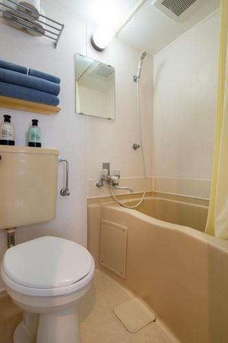Modern Living Tokyo Komagome 605, a compact studio at excellent location