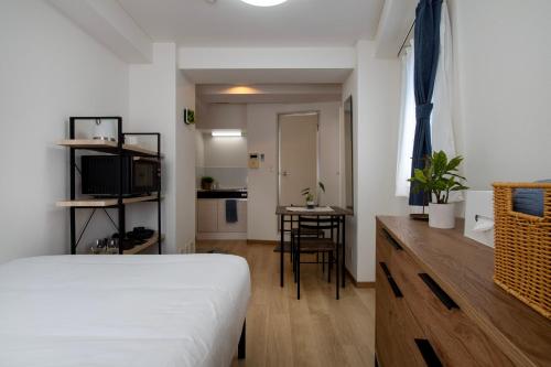 Modern Living Tokyo Komagome 605, a compact studio at excellent location