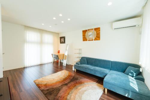 Tokyo Platinum Comfort