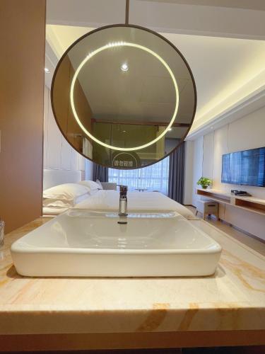 Gallery image of Rongjin Hotel Guangzhou Tianhe Sports Center, Linhexi Metro Station Branch in Guangzhou