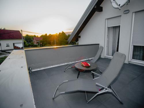 Lovely Holiday Home in Lovinac with Garden