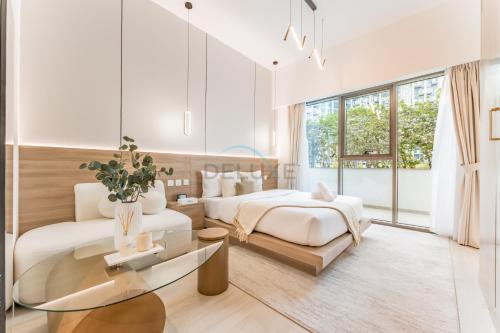 Modern Studio with Huge Balcony, Near Dubai Canal and Mins to Downtown Dubai, Fawad Azizi Residence, Al Jaddaf by Deluxe Holiday Homes