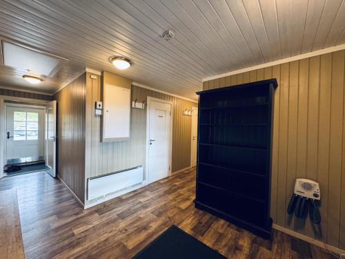 Ένα μπάνιο στο Red Cross Cabin, Spacious mountain lodge