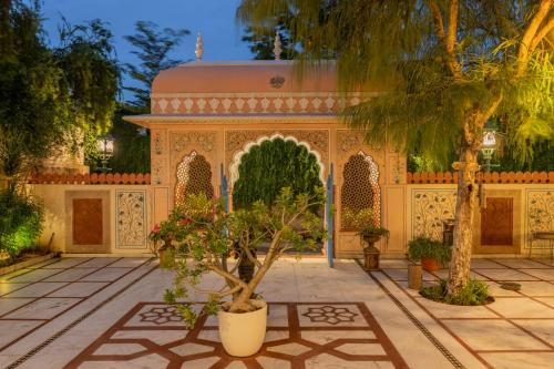 Suryaa Villa - A Boutique Heritage Hotelにある庭