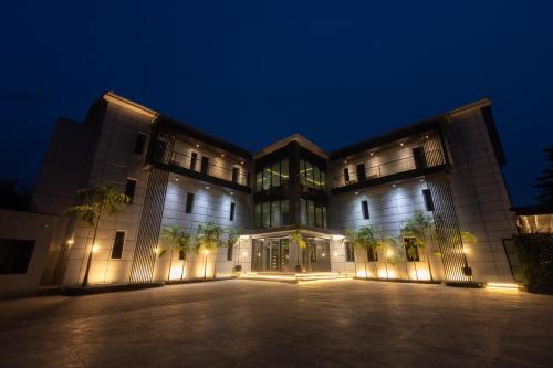 Tide` Hotels and Resorts