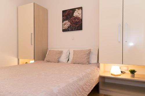 Mile Starigrad - Book your next cozy vacation