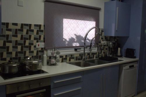 Dapur atau dapur kecil di "Chez Maria"