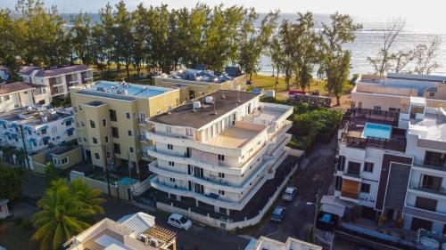 Bella 3 bed beachfront apartment