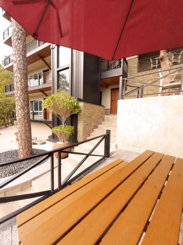 Un balcón o terraza de Lè Nest Residences
