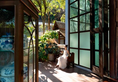Taman di luar Chantra Khiri Chalet Chiang Mai