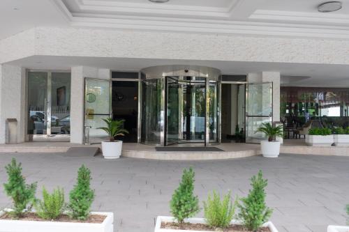 Η πρόσοψη ή η είσοδος του Asrin Park Hotel & Spa Convention Center