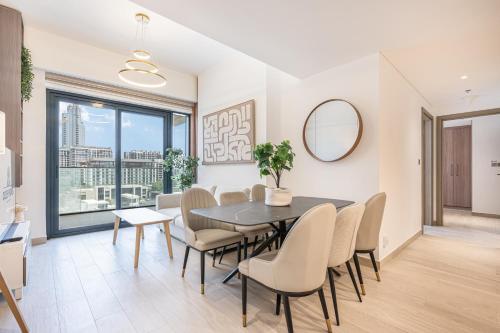 Urban Family Home minutes from Downtown