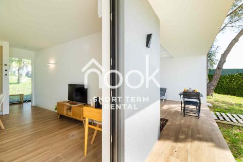 Μια τηλεόραση ή/και κέντρο ψυχαγωγίας στο Dream On por NOOK