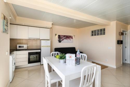 Budget Beach Center B5