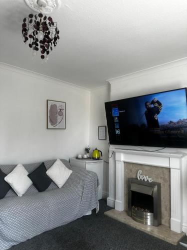 Lincoln city centre rooms P&Sにあるテレビまたはエンターテインメントセンター