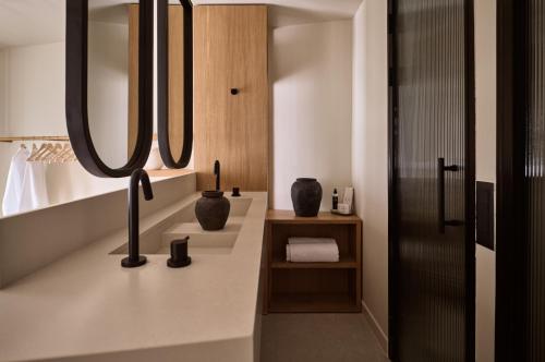 VolímaiにあるYoma Cove Suitesのギャラリーの写真