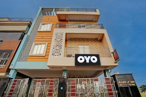 a building with ayno sign on the side of it at Hotel O Kalinga Inn in Bhubaneshwar