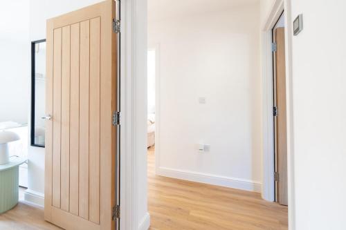 Φωτογραφία από το άλμπουμ του Modern 2-Bedroom Apartment in Prime Location # 1 σε Rothley