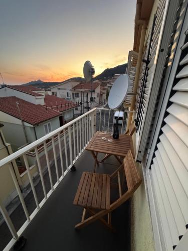 Μπαλκόνι ή βεράντα στο Relax & Sunshine - Modern 2BR Apartment, 100m2, nature view, 30 min from San Teodoro - Ideal for families, groups & Smartworkers