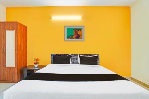 Gallery image of Hotel O JK Blue Rock Comforts in Bengaluru