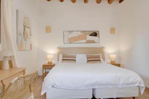 Postel nebo postele na pokoji v ubytování BODASUITE Apartment auf grossem Fincagehöft , 2 Schlafzimmer, Küche, Wohnzimmer, Terrasse, XXL Pool, Wifi, Klima