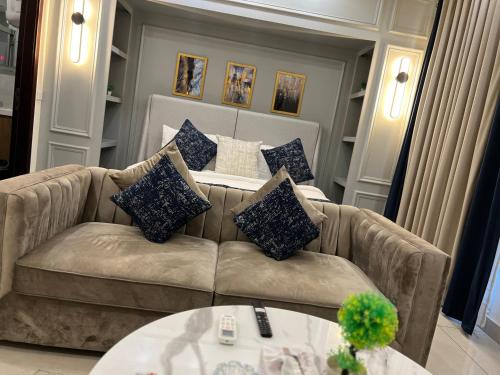 Gallery image of Goldcrest Luxe Living - 5 Star Serviced Apartments, DHA Lahore in Lahore
