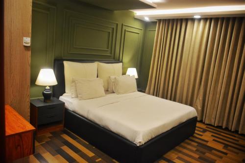 Gallery image of Goldcrest Grand Mall Luxury Apartments DHA Phase 4 Lahore in Lahore