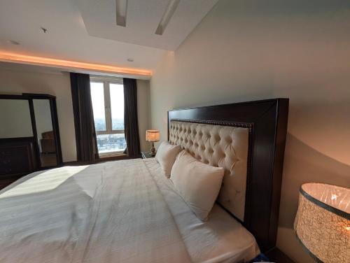 Gallery image of Goldcrest Grand Mall Luxury Apartments DHA Phase 4 Lahore in Lahore
